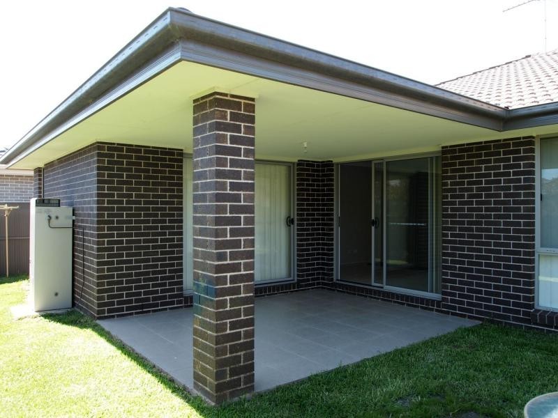 12 Nield Street, Ropes Crossing NSW 2760