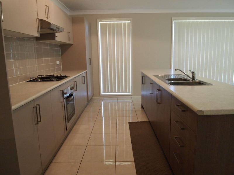 12 Nield Street, Ropes Crossing NSW 2760