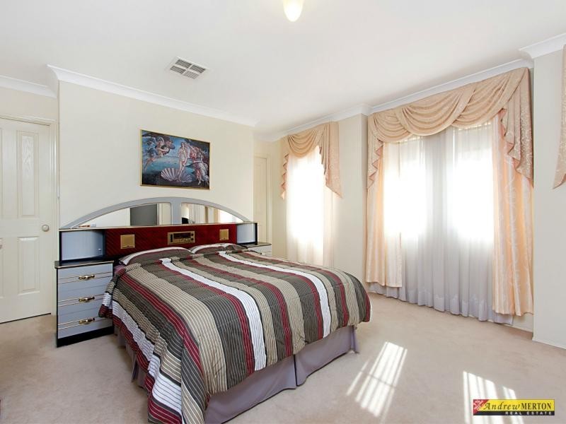 9 Kalindi Place, St Clair NSW 2759