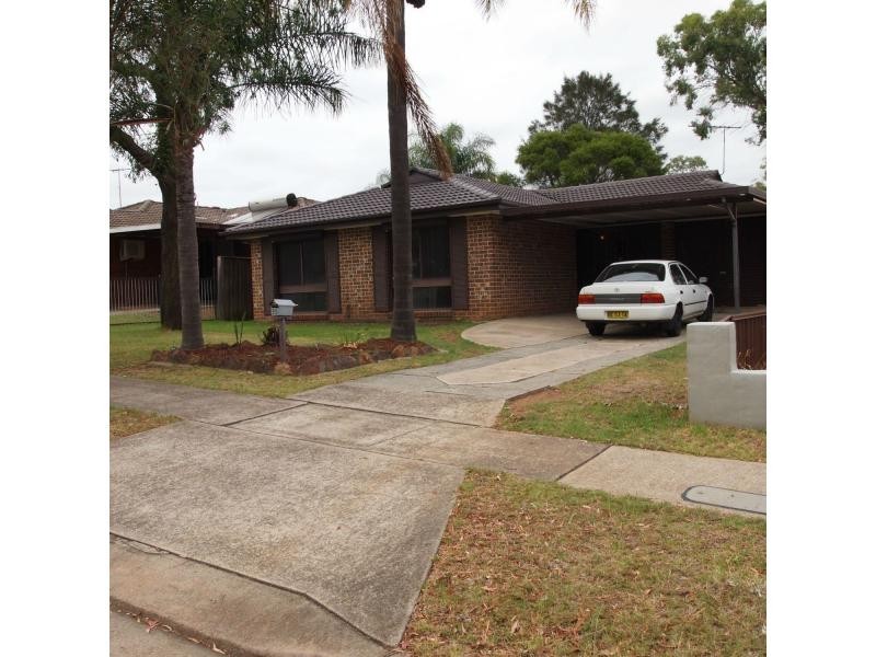 95 Warrimoo Drive, Quakers Hill NSW 2763