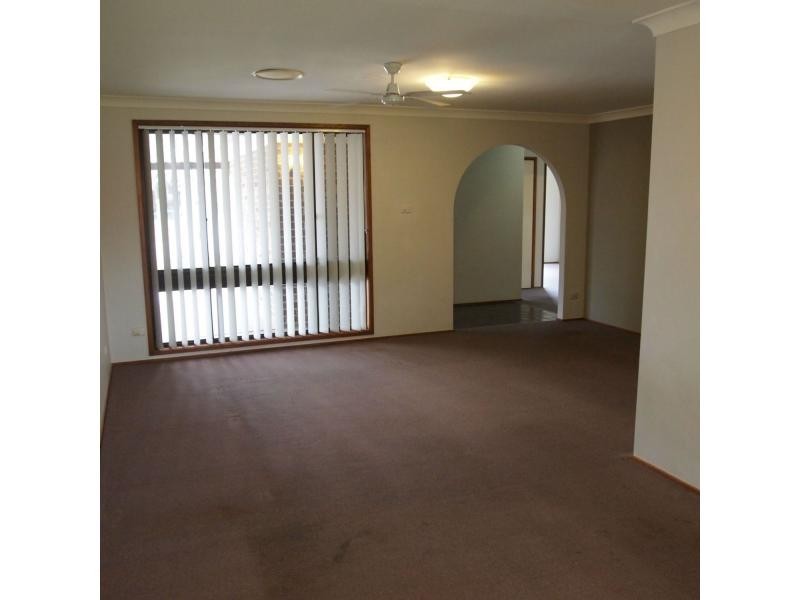 95 Warrimoo Drive, Quakers Hill NSW 2763