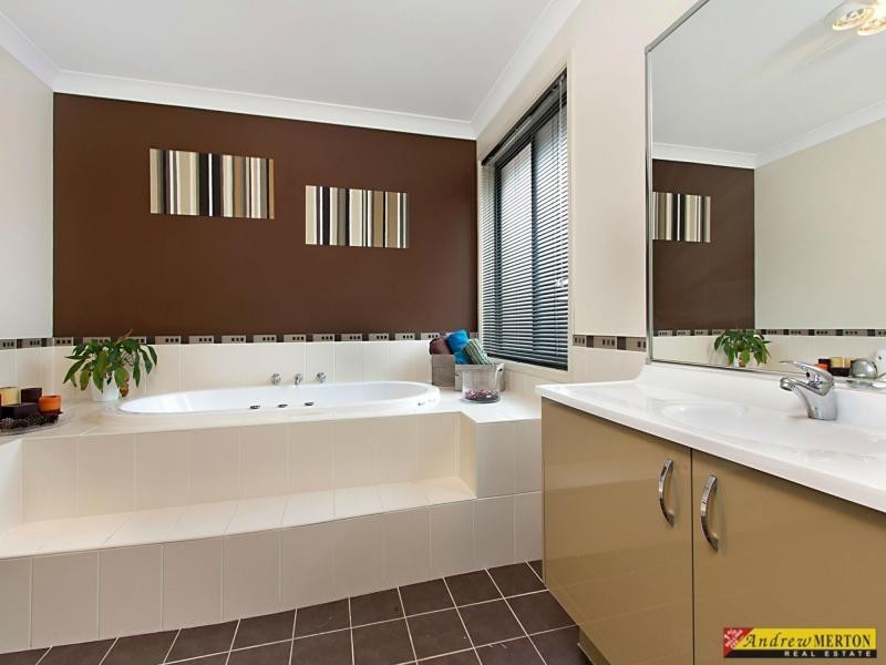 15 Kenford Circuit, Stanhope Gardens NSW 2768