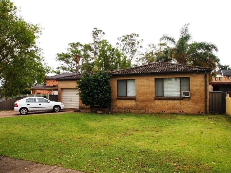 2 Pearce Road, Quakers Hill NSW 2763
