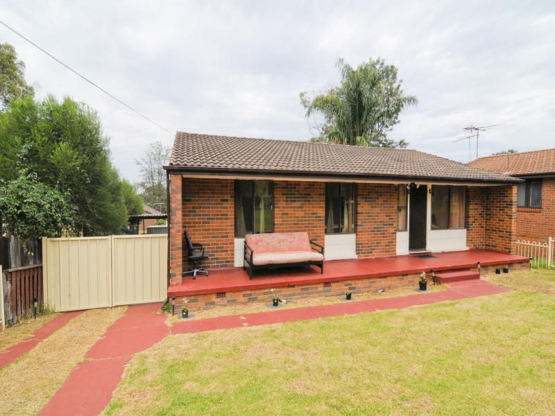 9 Nyngan Street, Quakers Hill NSW 2763