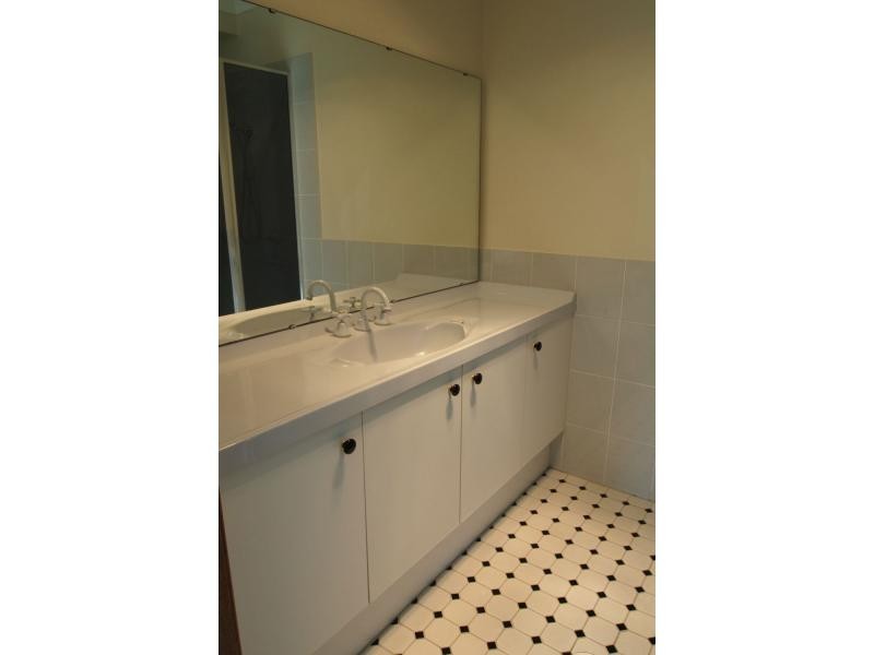 5 Beau Court, Quakers Hill NSW 2763