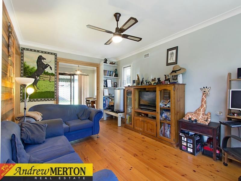 32 Leyte Avenue, Lethbridge Park NSW 2770