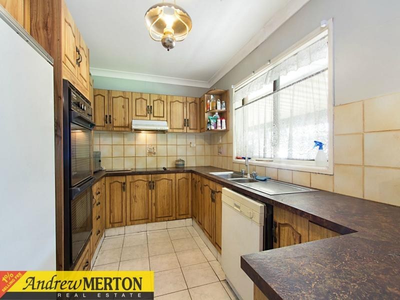 32 Leyte Avenue, Lethbridge Park NSW 2770