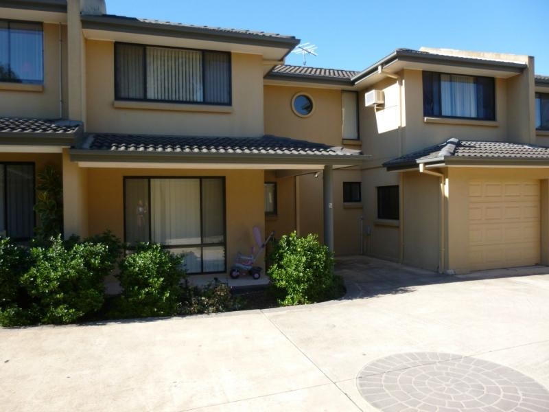 5/32-34 Douglas Road, Quakers Hill NSW 2763