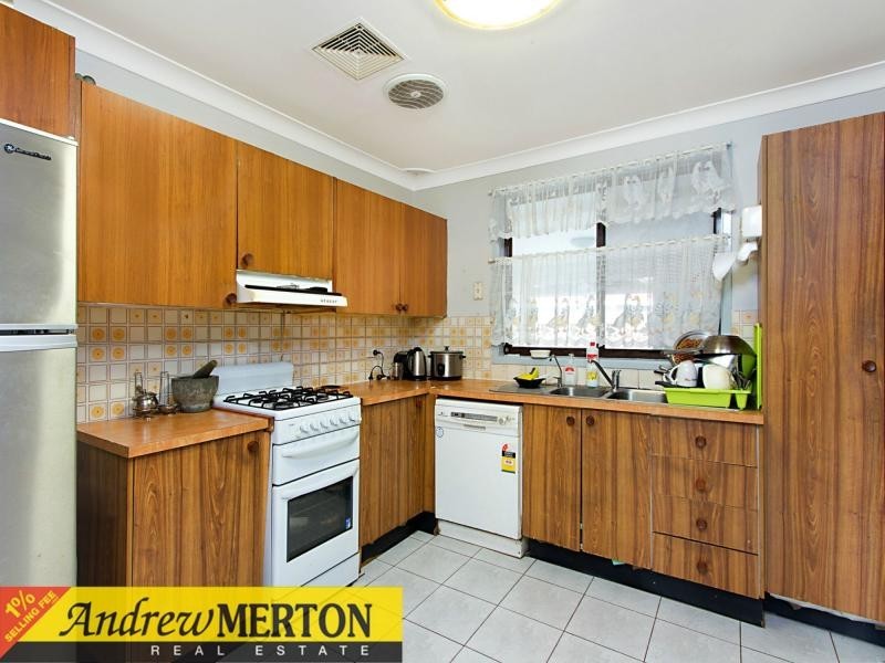 6 Jari close, St Clair NSW 2759