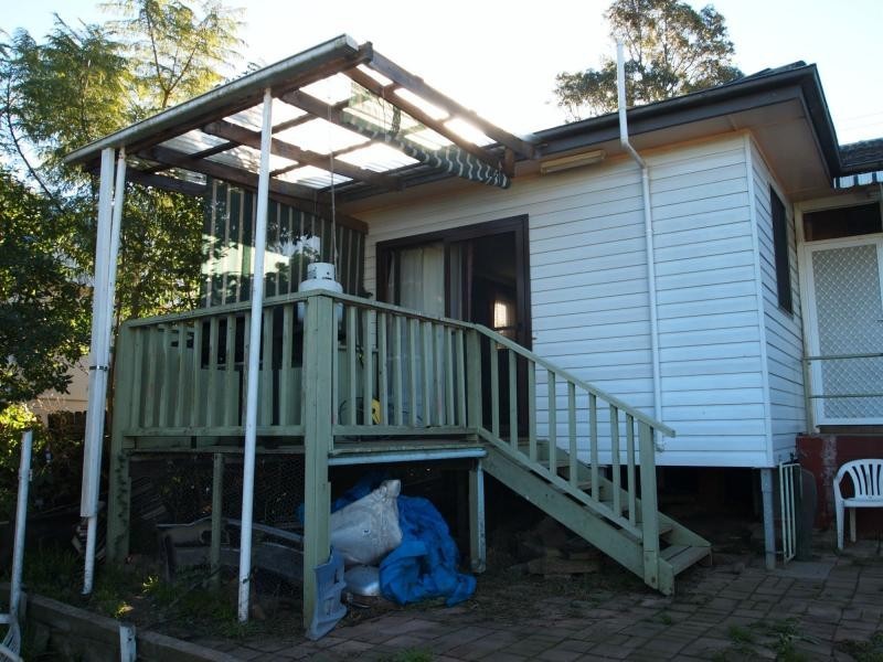 16 Charlton Road, Lalor Park NSW 2147