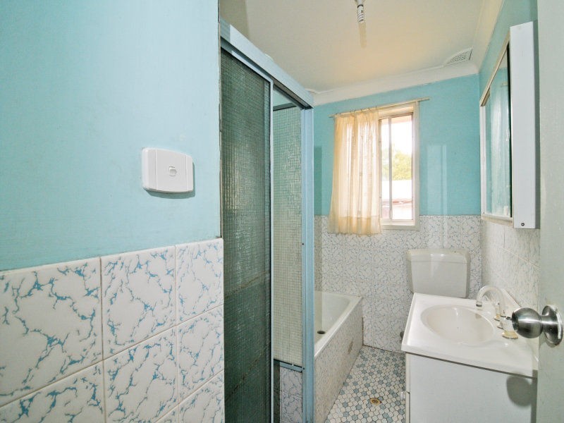 15 Lovegrove Road, Quakers Hill NSW 2763