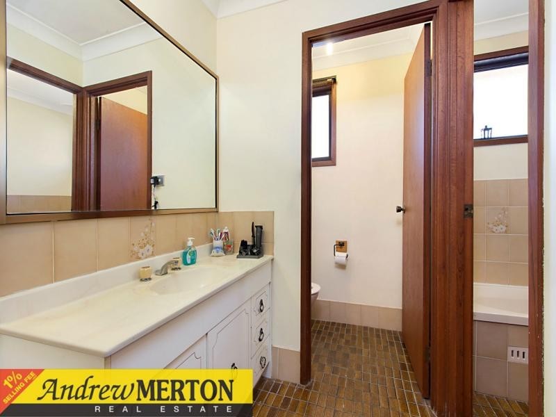 130 Explorers Way, St Clair NSW 2759