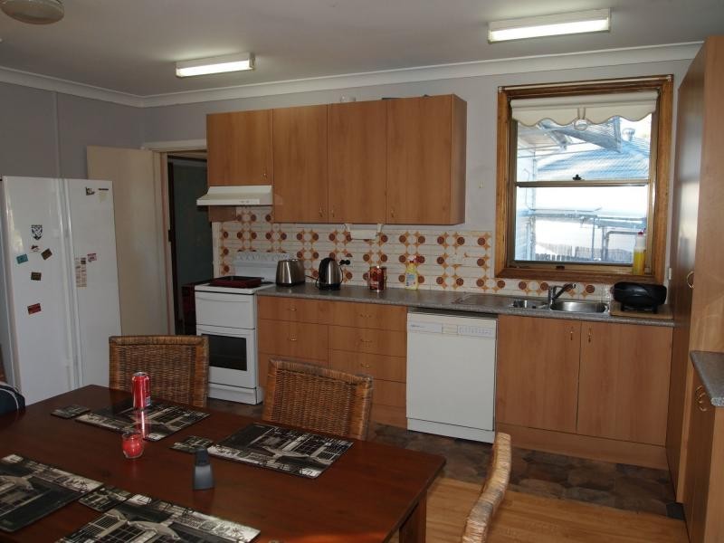 16 Charlton Road, Lalor Park NSW 2147