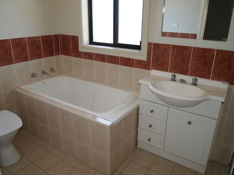 2/44 Stanbury Place, Quakers Hill NSW 2763