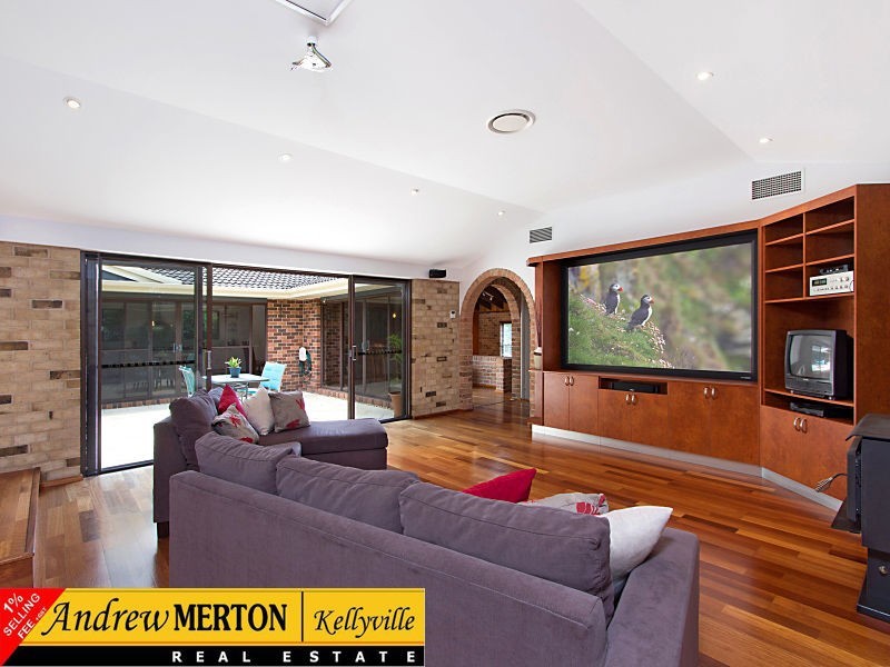 4 Lockhart Avenue, Castle Hill NSW 2154