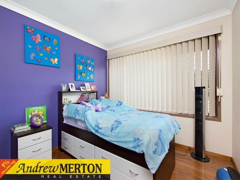 1 Daintree Glen, St Clair NSW 2759