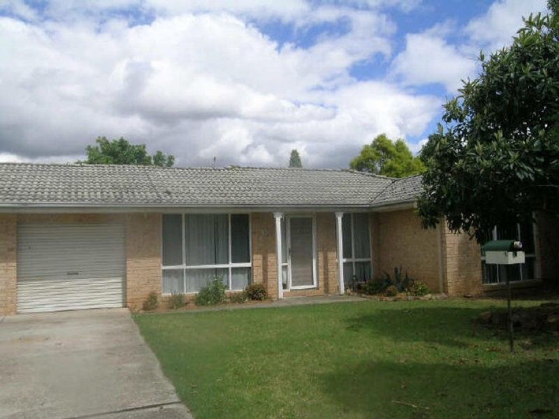 5 Toomey Crescent, Quakers Hill NSW 2763