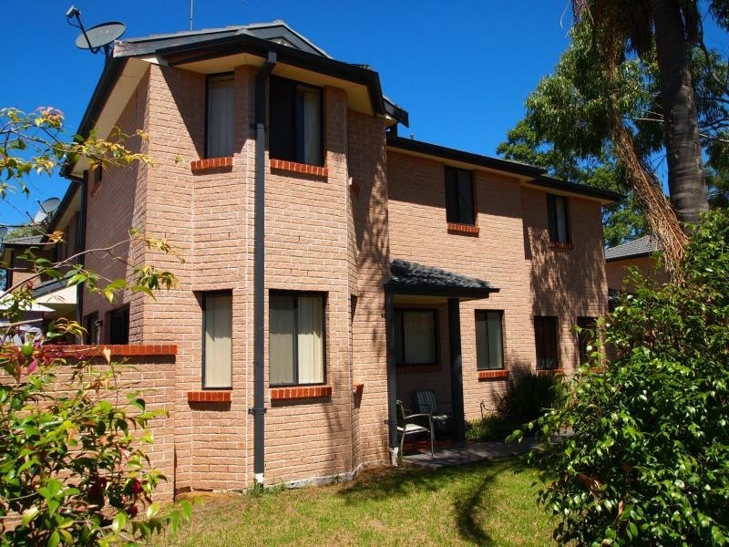 2/44 Stanbury Place, Quakers Hill NSW 2763