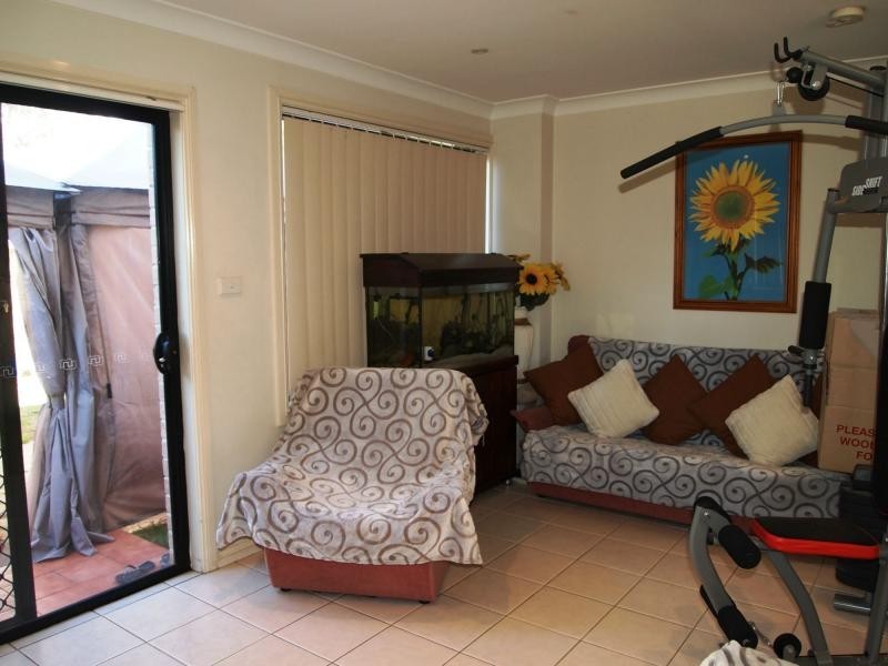 2/44 Stanbury Place, Quakers Hill NSW 2763