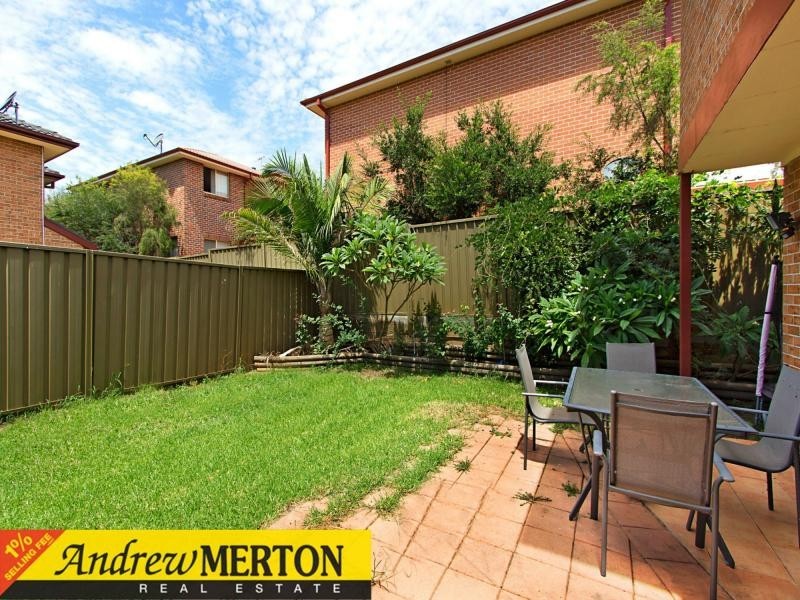 2/30 Hillcrest Road, Quakers Hill NSW 2763