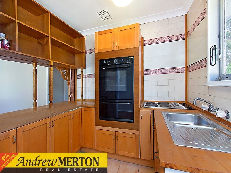 27 Manila Road, Lethbridge Park NSW 2770