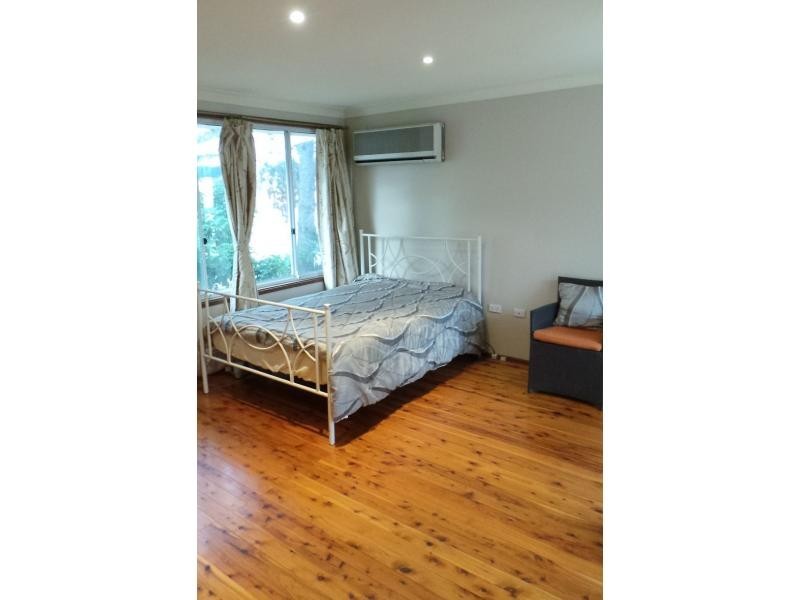 2 Penn Cres, Quakers Hill NSW 2763