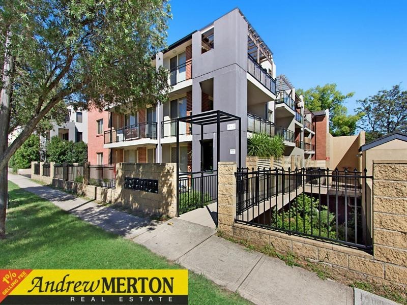 2/39-45 Lydbrook Street, Westmead NSW 2145