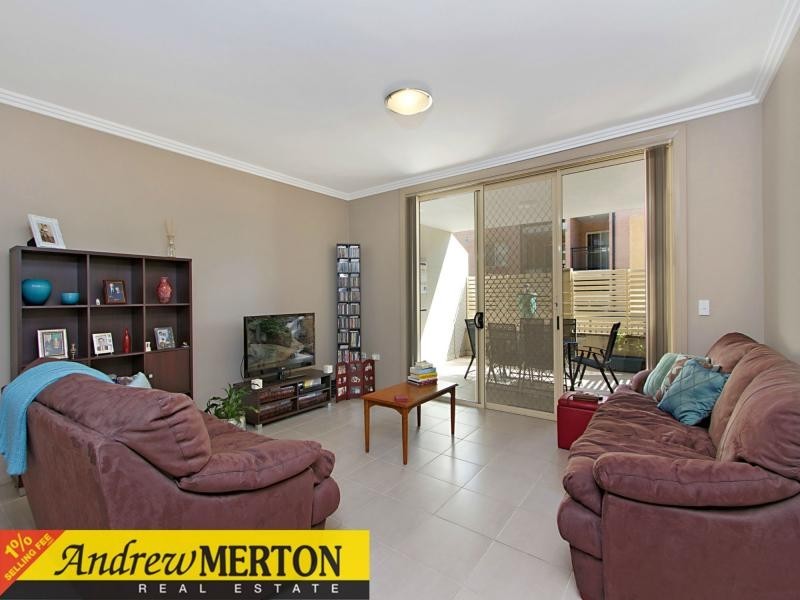 2/39-45 Lydbrook Street, Westmead NSW 2145