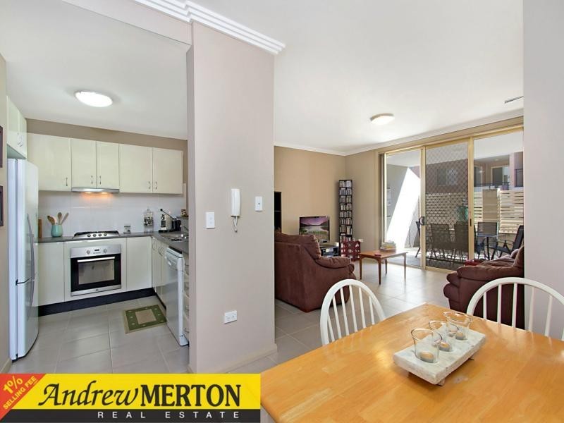 2/39-45 Lydbrook Street, Westmead NSW 2145