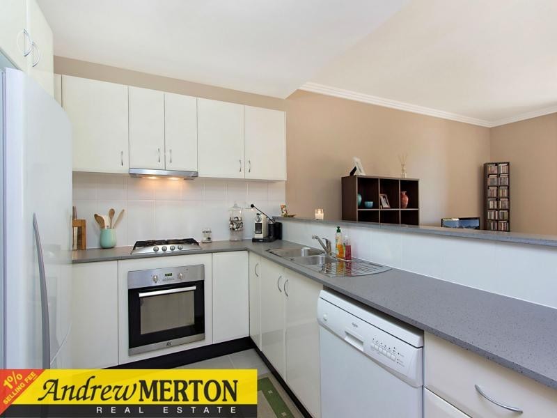 2/39-45 Lydbrook Street, Westmead NSW 2145