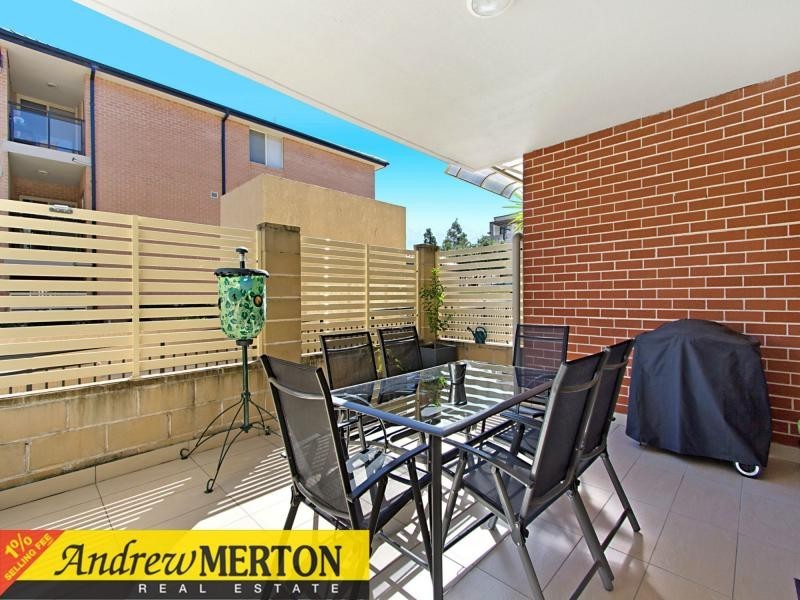 2/39-45 Lydbrook Street, Westmead NSW 2145