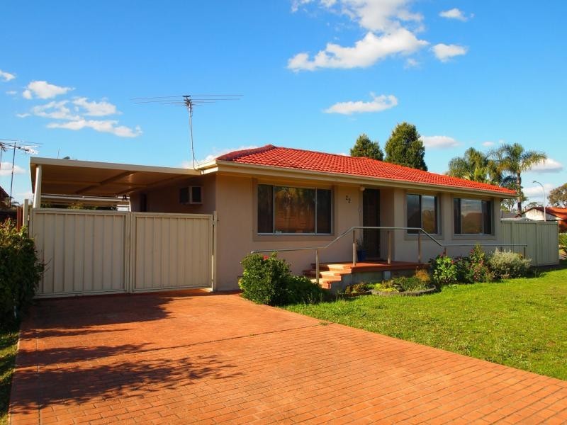 22 Elwood Crescent, Quakers Hill NSW 2763