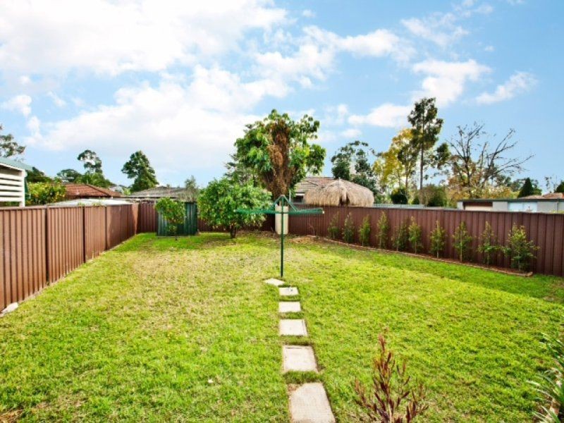 2 Ridgeway Crescent, Quakers Hill NSW 2763