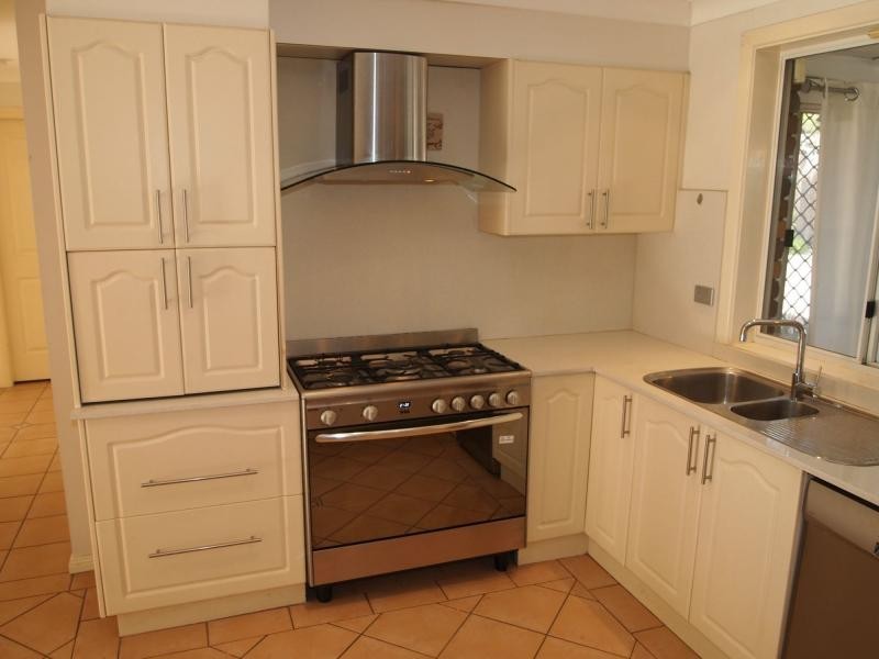 17 Newtimber Circuit, St Clair NSW 2759