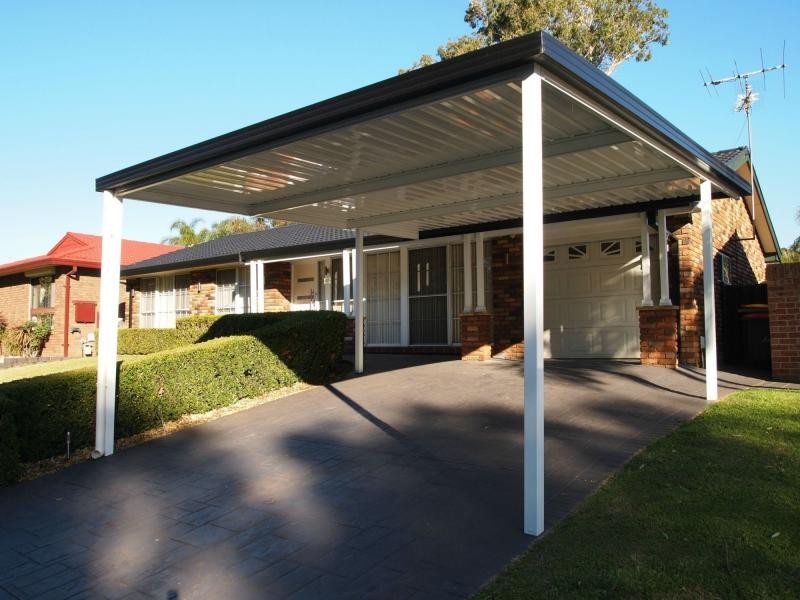 17 Newtimber Circuit, St Clair NSW 2759