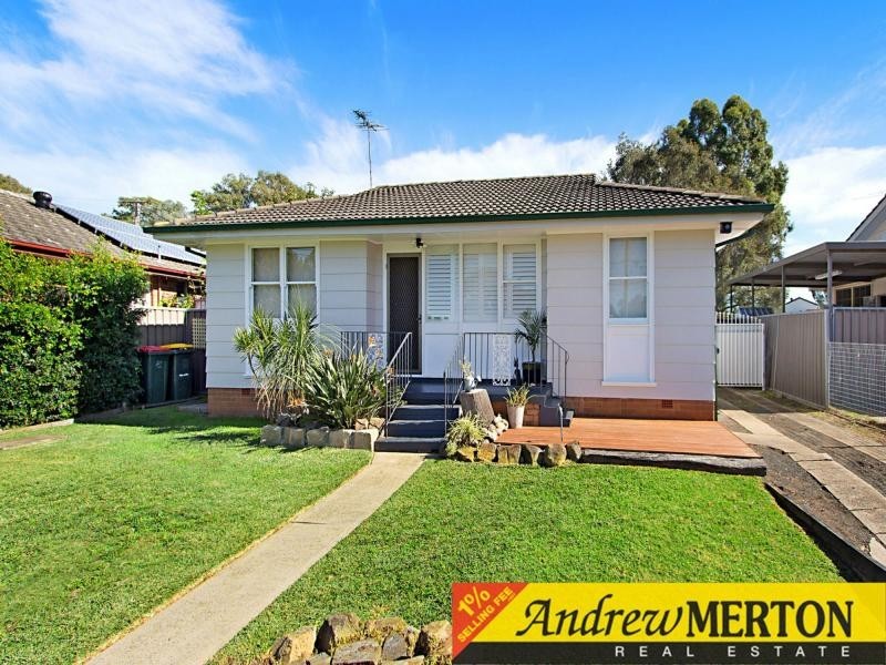 42 Manila Road, Lethbridge Park NSW 2770