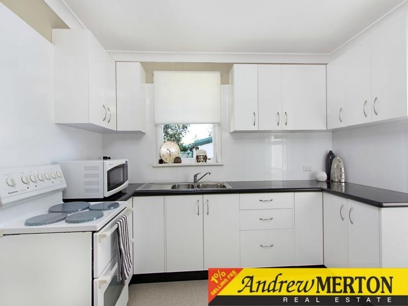 42 Manila Road, Lethbridge Park NSW 2770