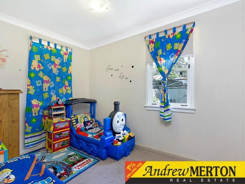 42 Manila Road, Lethbridge Park NSW 2770