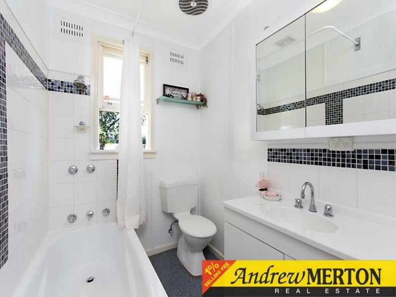 42 Manila Road, Lethbridge Park NSW 2770