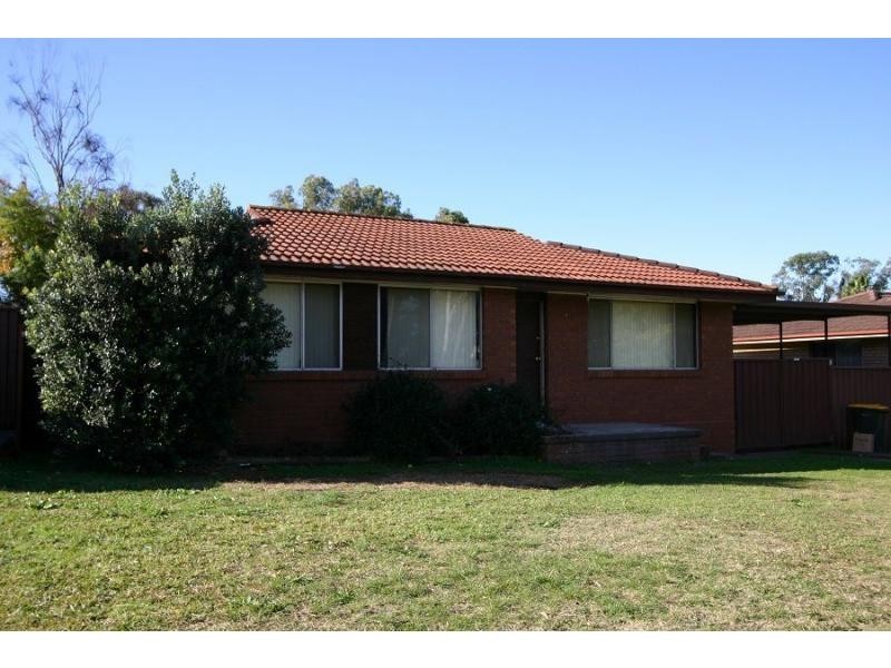 42 Yarramundi Dr, Dean Park NSW 2761