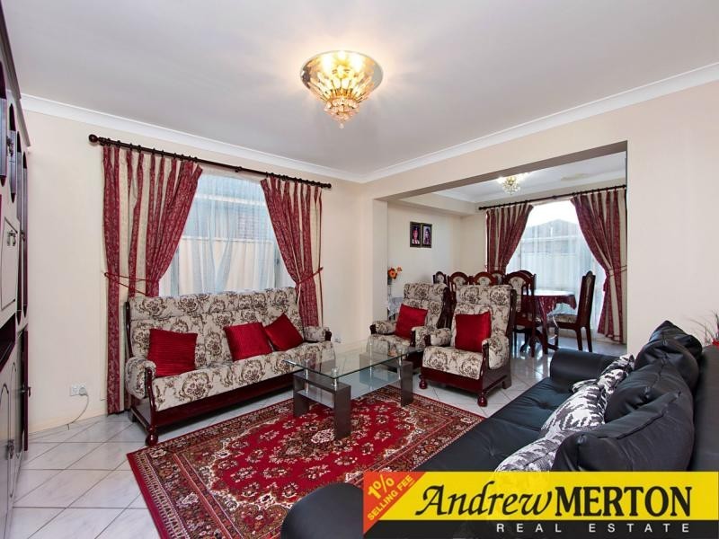 69 Thompson Crescent, Glenwood NSW 2768