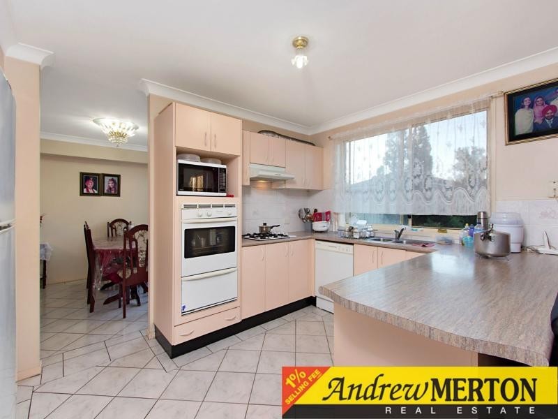 69 Thompson Crescent, Glenwood NSW 2768