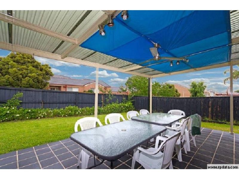 2/72 Bali Drive, Quakers Hill NSW 2763