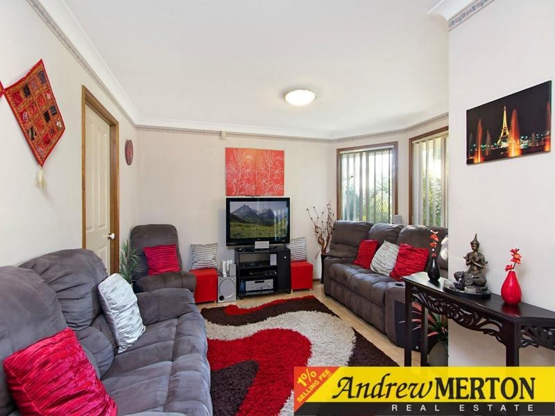 21 Thompson Crescent, Glenwood NSW 2768