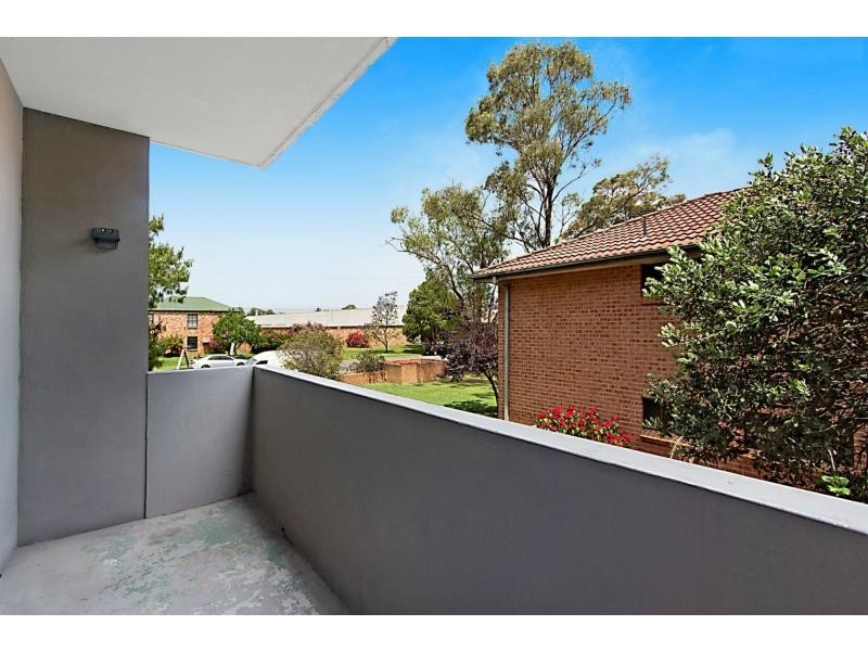Unit 2/5 PRESTON Street, Jamisontown NSW 2750