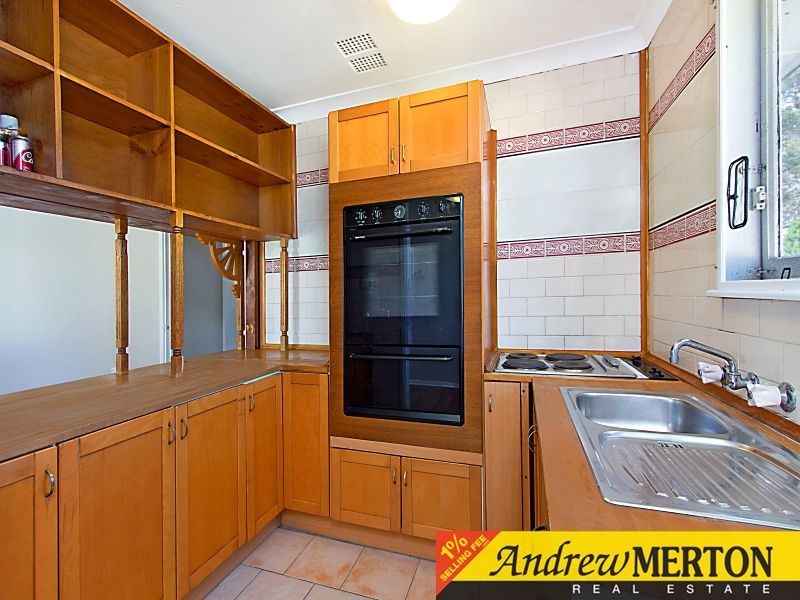 27 Manila Road, Lethbridge Park NSW 2770