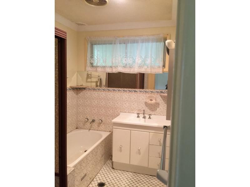 8 Darly Place, Dharruk NSW 2770