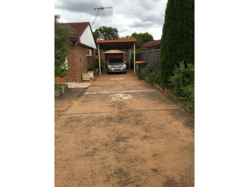 8 Darly Place, Dharruk NSW 2770