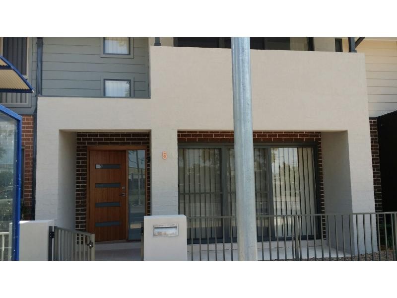 5 Hollows Street, Ropes Crossing NSW 2760