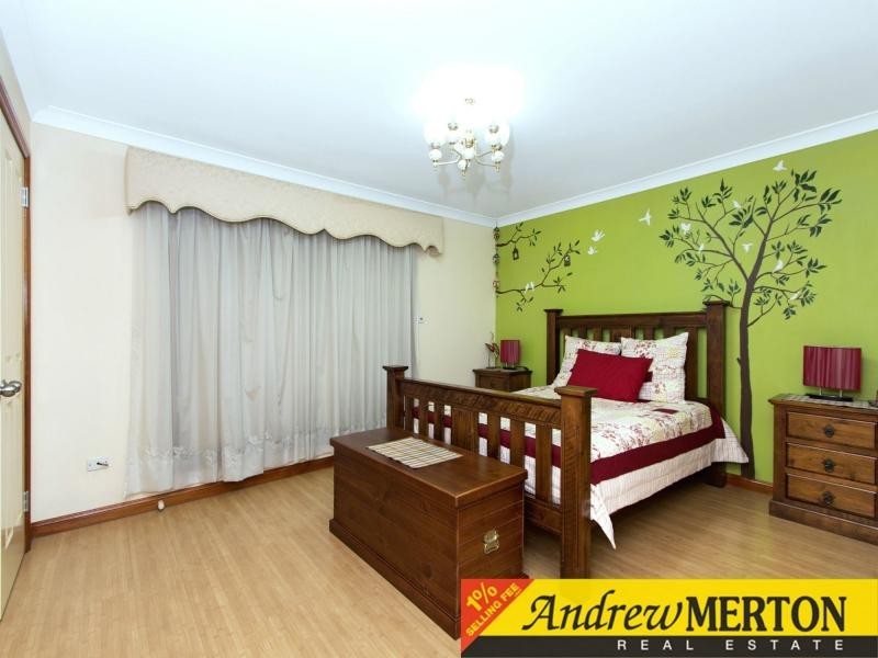 4 Lakewood Drive, Woodcroft NSW 2767